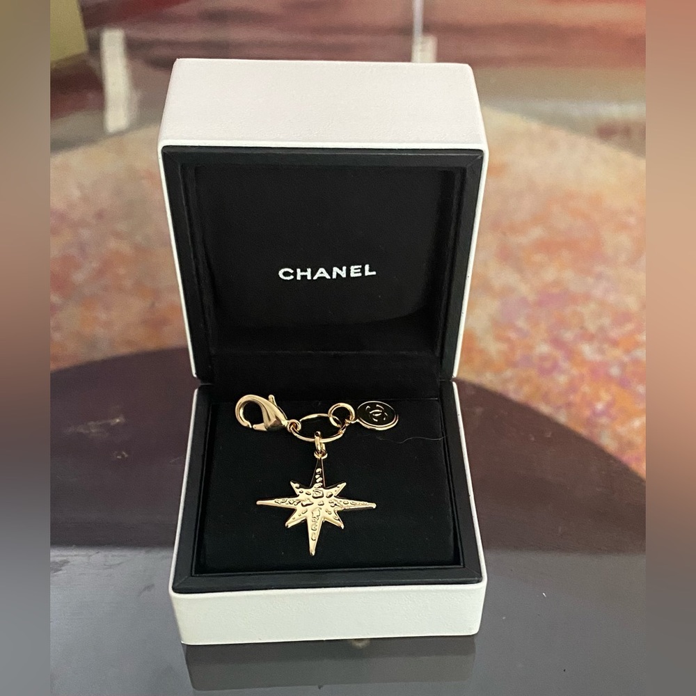 Chanel charm Authentic